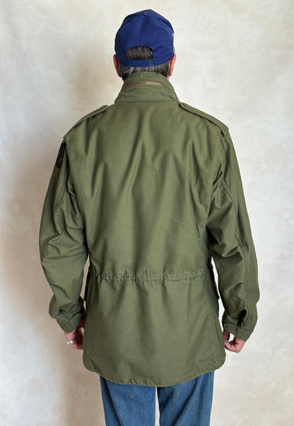 Med Long. Authentic 1977 US Army M-65 Field Jacket – Original Military Issue-AJ357 Studio