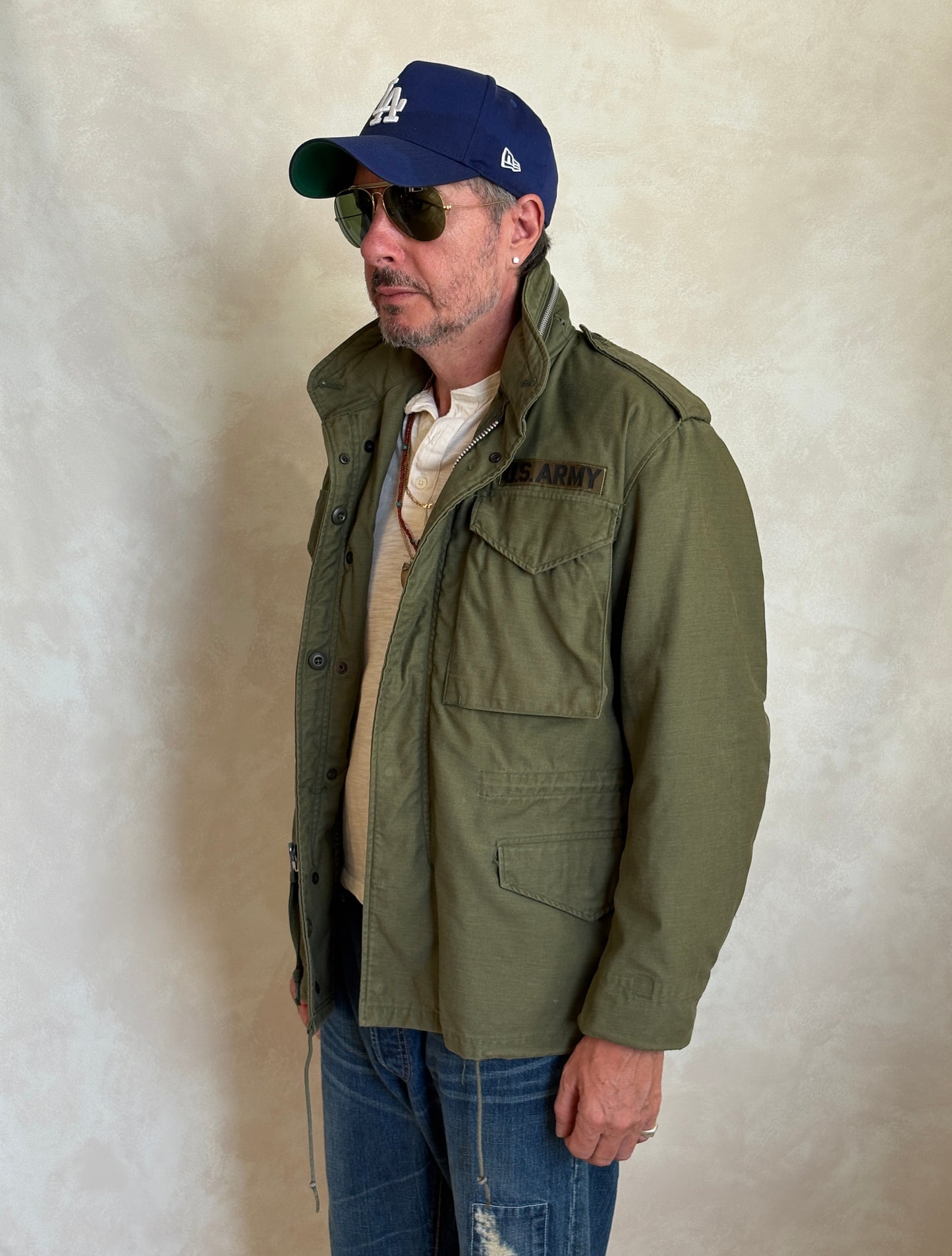 Small short. Authentic 1969 US Army M-65 field jacket Military