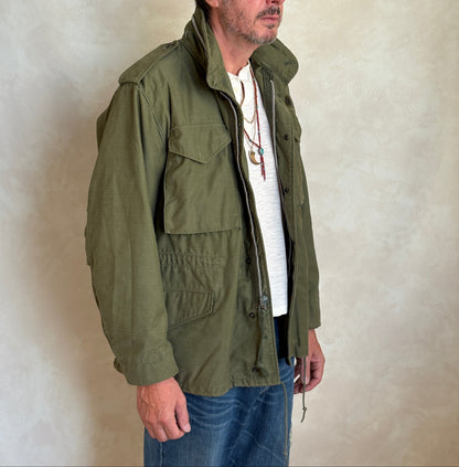 Small short. Authentic 1969 US Army M-65 field jacket Military-AJ357 Studio