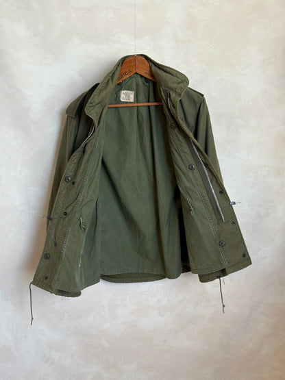 Small short. Authentic 1969 US Army M-65 field jacket Military-AJ357 Studio