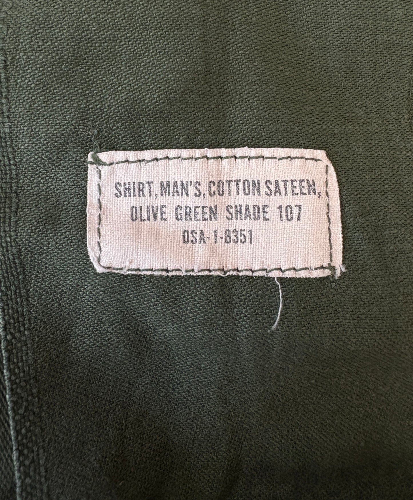 Small . Authentic 1966 Vintage U.S. Air Force  OG-107 Utility Shirt .Vietnam war era (Original patches )