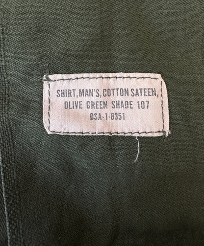 Small . Authentic 1966 Vintage U.S. Air Force  OG-107 Utility Shirt .Vietnam war era (Original patches )