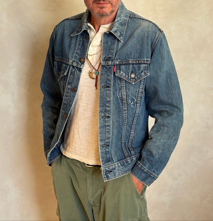 Size 42US / 52EU. Vintage late 70s 70505 Levis 2 pockets made in USA-AJ357 Studio