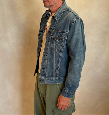 Size 42US / 52EU. Vintage late 70s 70505 Levis 2 pockets made in USA-AJ357 Studio