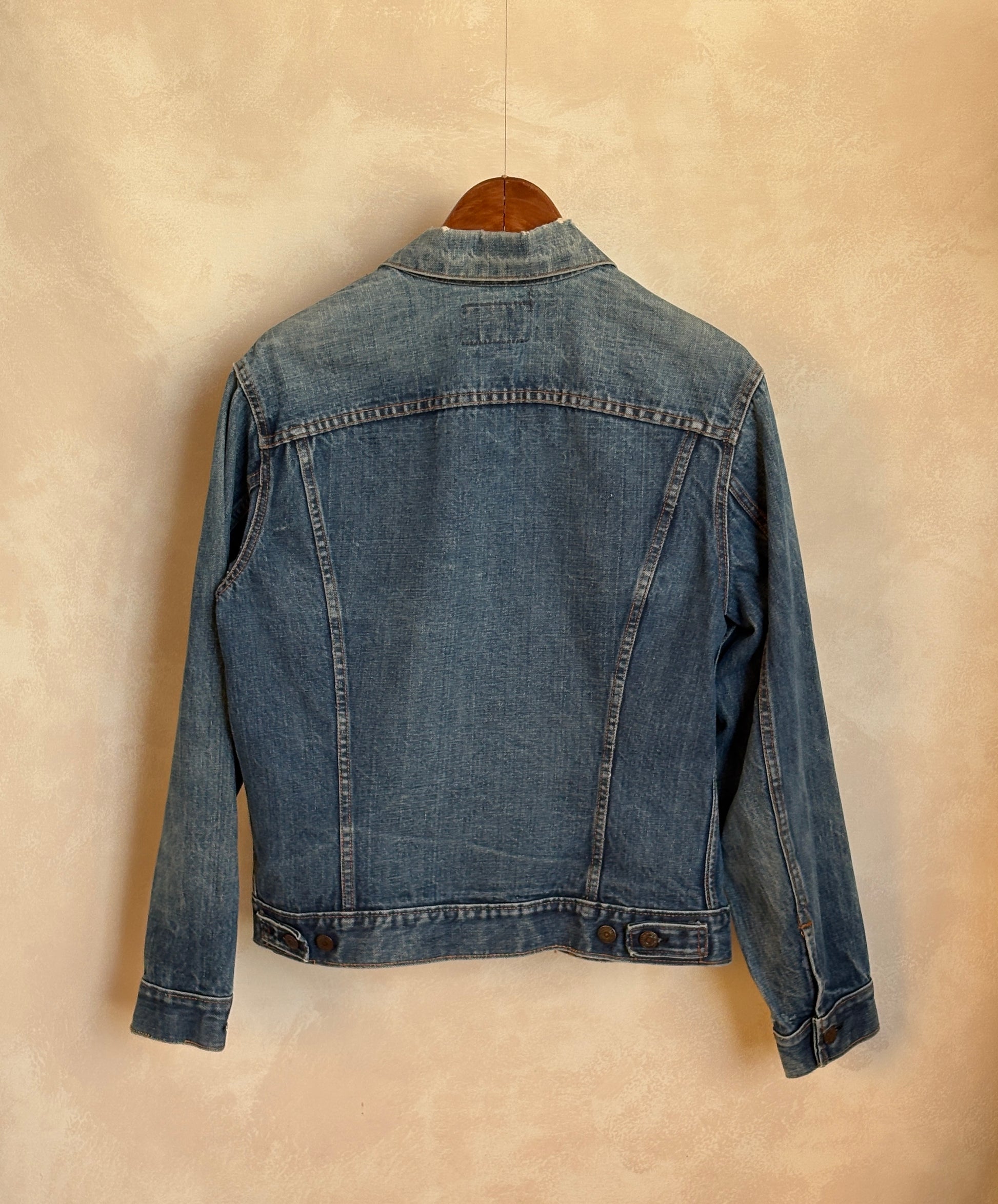 Size 42US / 52EU. Vintage late 70s 70505 Levis 2 pockets made in USA - USA Vintage Bcn