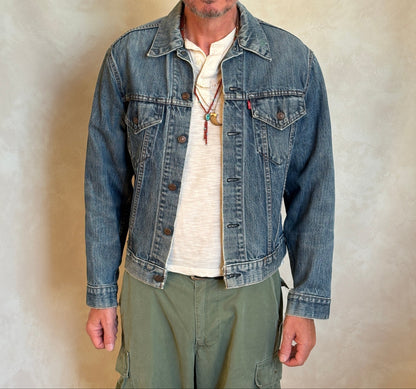 Size 42US/52EU. Vintage late 70s 70505 Levis 2 pockets made in USA-AJ357 Studio