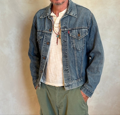 Size 42US/52EU. Vintage late 70s 70505 Levis 2 pockets made in USA-AJ357 Studio