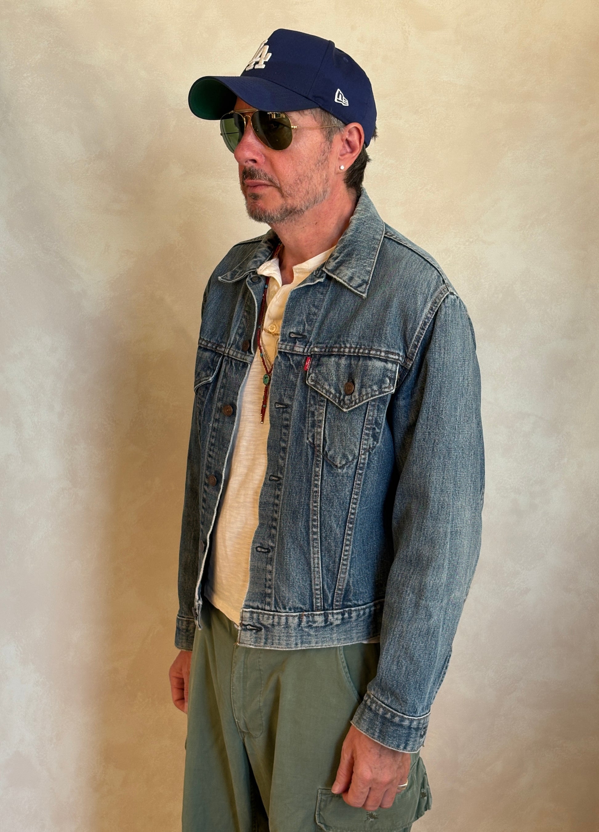 Size 42US / 52EU. Vintage late 70s 70505 Levis 2 pockets made in USA - USA Vintage Bcn