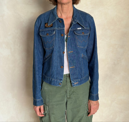 Size 36US / 46EU . Vintage 80s Wrangler Denim Jacket – 4 Pockets – Made in USA -Harley patch-AJ357 Studio