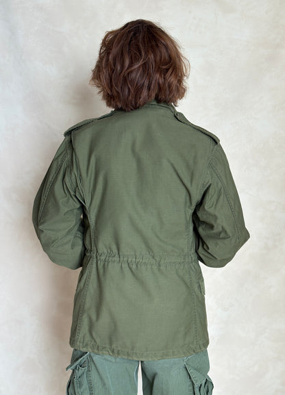 X Small Short. 1982 Authentic US Army M-65 Field jacket Military-AJ357 Studio