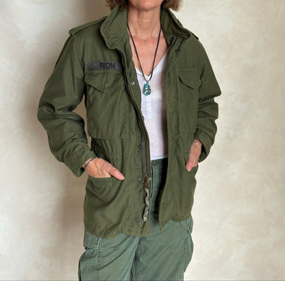 X Small Short. Authentic 1982 US Army M-65 field jacket Military-AJ357 Studio