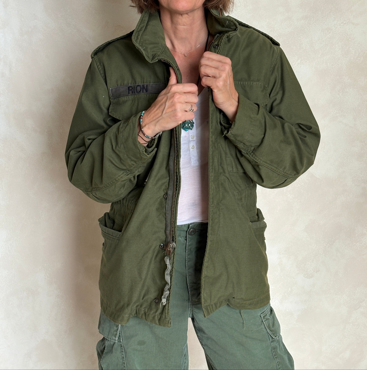 X Small Short. Authentic 1982 US Army M-65 field jacket Military-AJ357 Studio