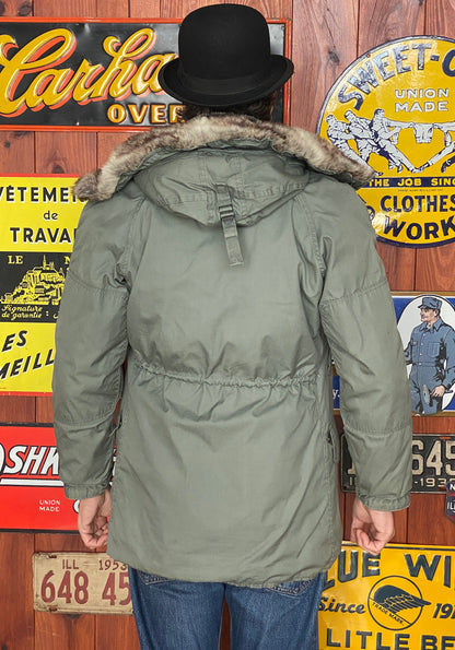 XXS. Authentic 1986 US Air Force vintage N-3B extreme cold weather Flyer coat Jacket type-AJ357 Studio