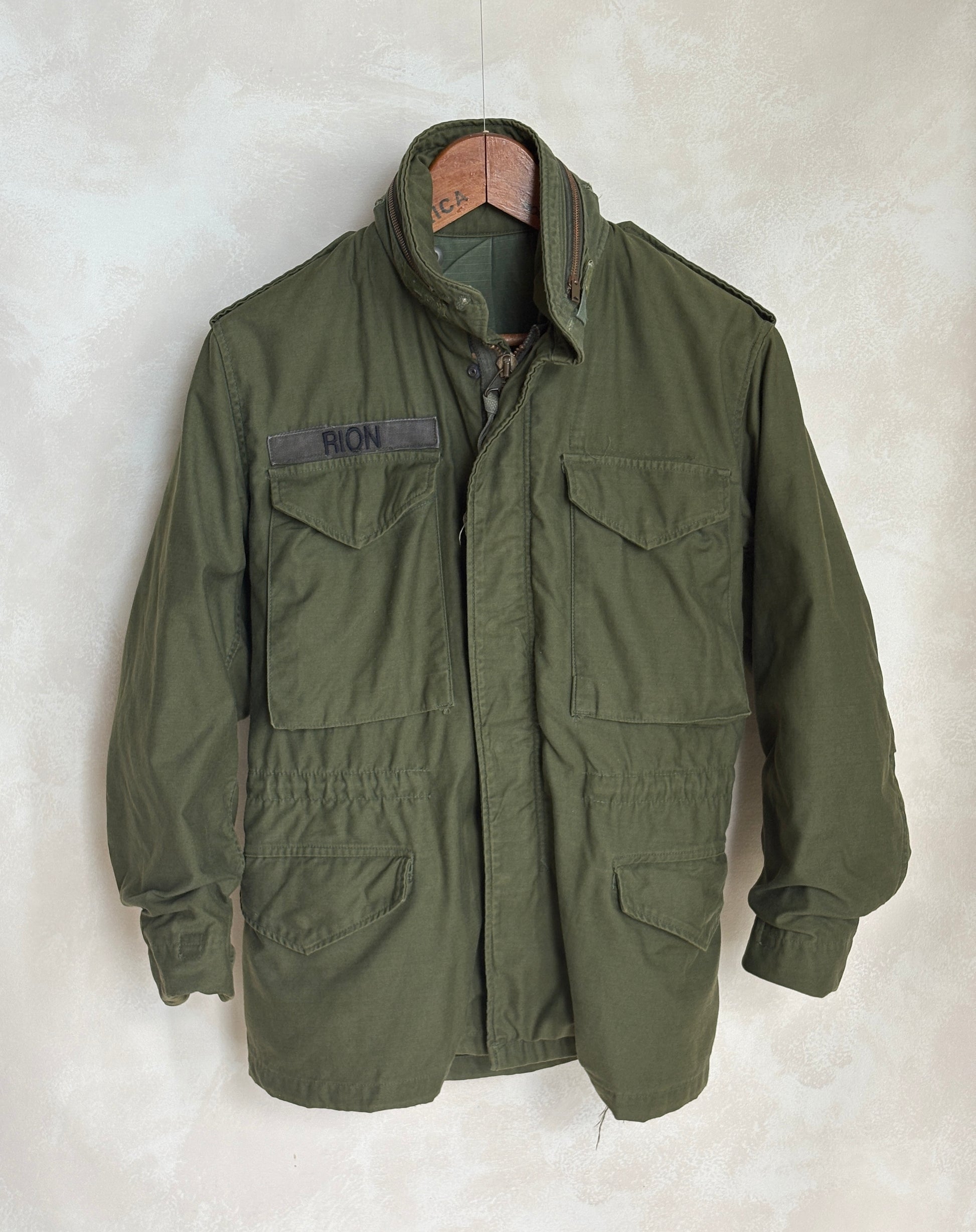 X Small Short. Authentic 1982 US Army M-65 field jacket Military - USA Vintage Bcn