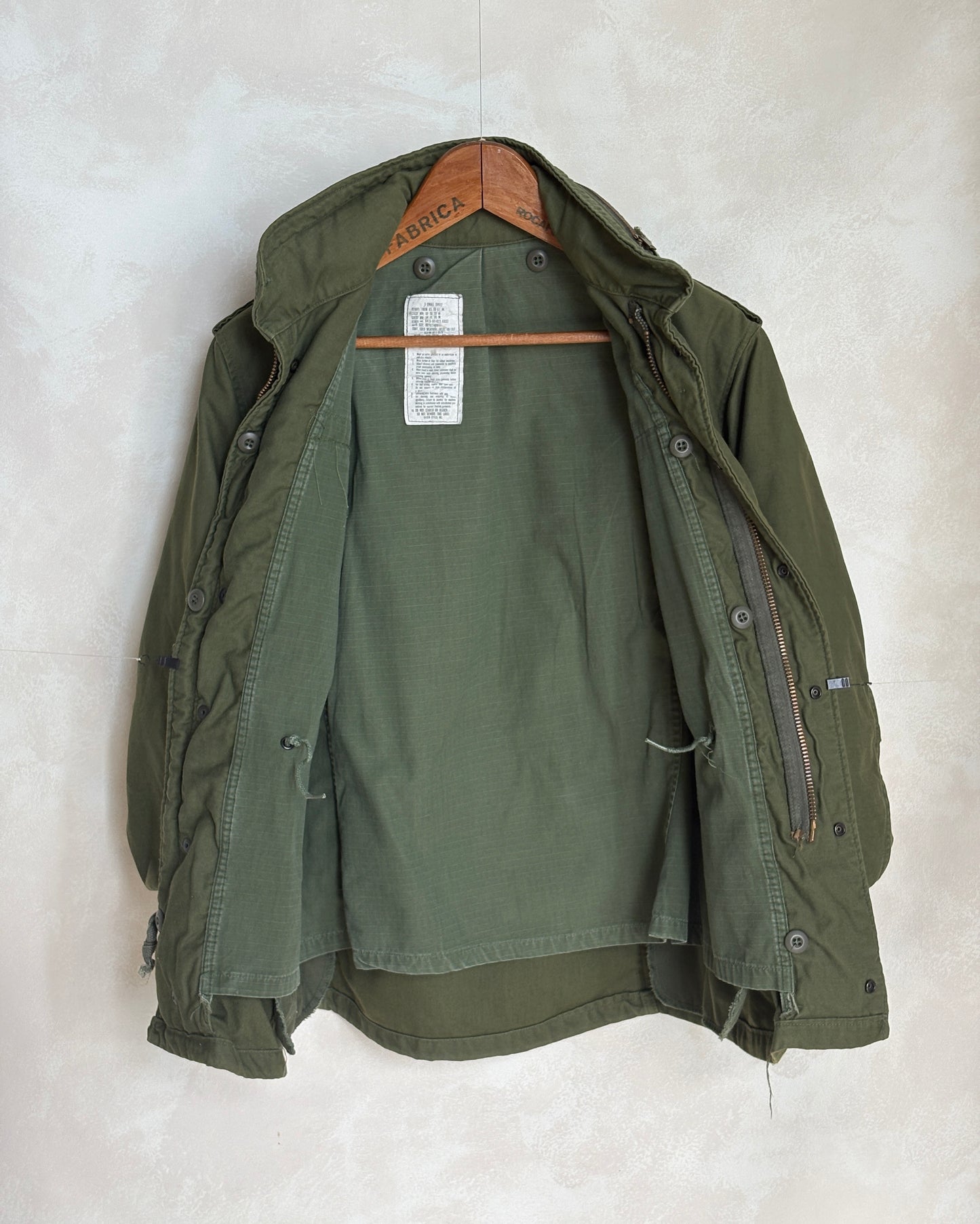 X Small Short. Authentic 1982 US Army M-65 field jacket Military - USA Vintage Bcn