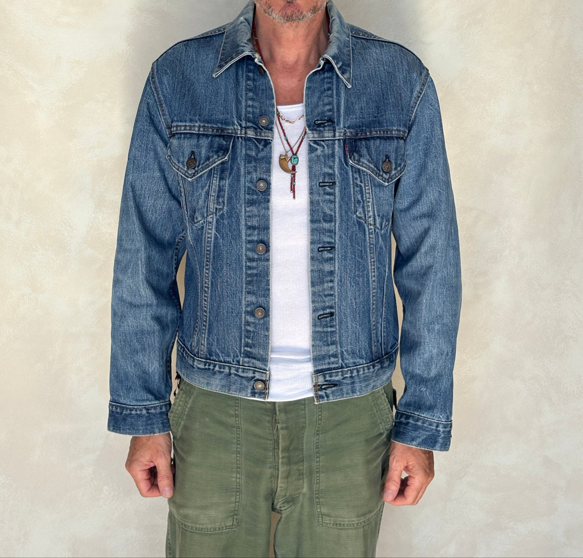 Size 42US / 52EU. Vintage 70s 2 pocket Levi’s Denim Jacket 70505 – Double Stitch, Made in USA-AJ357 Studio
