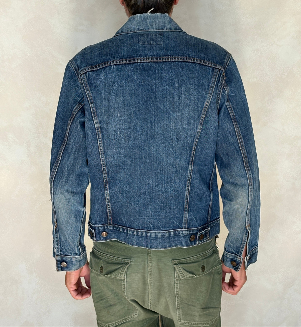 Size 40US / 50EU. Vintage Early 70s 2 pocket Levi’s Denim Jacket 70505 – Single Stitch, Made in USA-AJ357 Studio