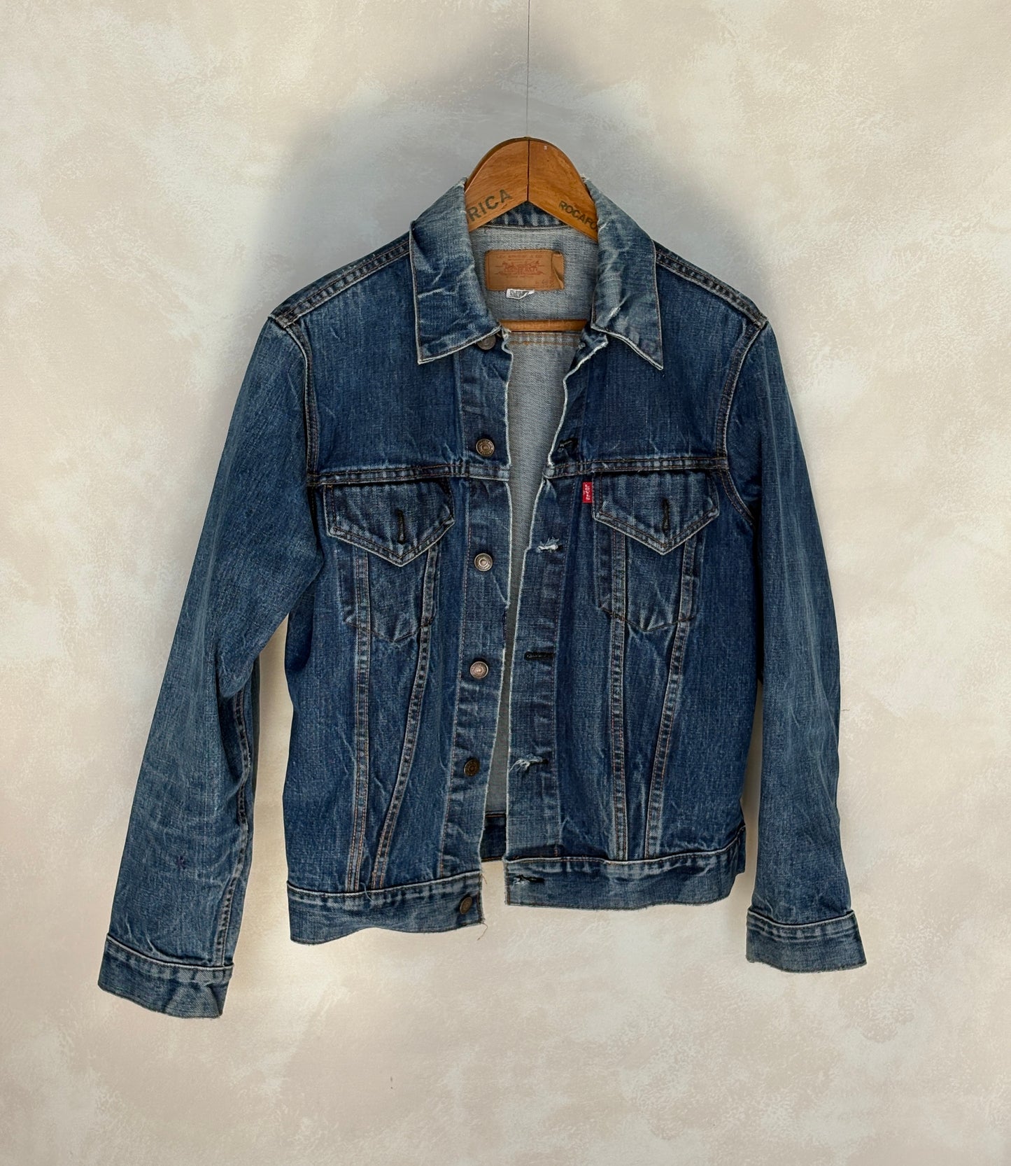 Size 40US / 50EU. Vintage Early 70s 2 pocket Levi’s Denim Jacket 70505 – Single Stitch, Made in USA - USA Vintage Bcn
