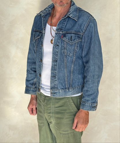 Size 40US Short / 50EU. Vintage Early 70s 2 pocket Levi’s Denim Jacket 70505 – Single Stitch, Made in USA-AJ357 Studio
