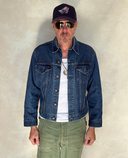 Size 40US / 50EU. Vintage Early 70s 2 pocket Levi’s Denim Jacket 70505 – Single Stitch Made in MACAU-AJ357 Studio