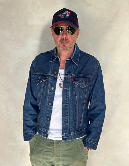 Size 40US / 50EU. Vintage Early 70s 2 pocket Levi’s Denim Jacket 70505 – Single Stitch Made in MACAU-AJ357 Studio