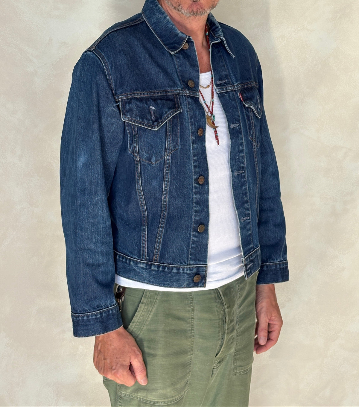 Size 40US / 50EU. Vintage Early 70s 2 pocket Levi’s Denim Jacket 70505 – Single Stitch Made in MACAU-AJ357 Studio