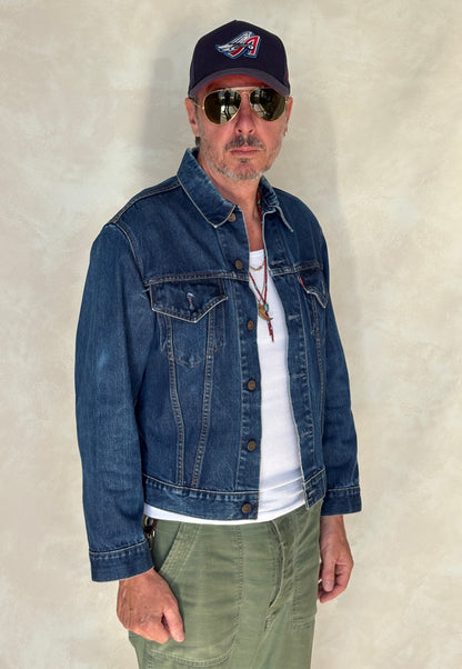 Size 40US / 50EU. Vintage Early 70s 2 pocket Levi’s Denim Jacket 70505 – Single Stitch Made in MACAU-AJ357 Studio