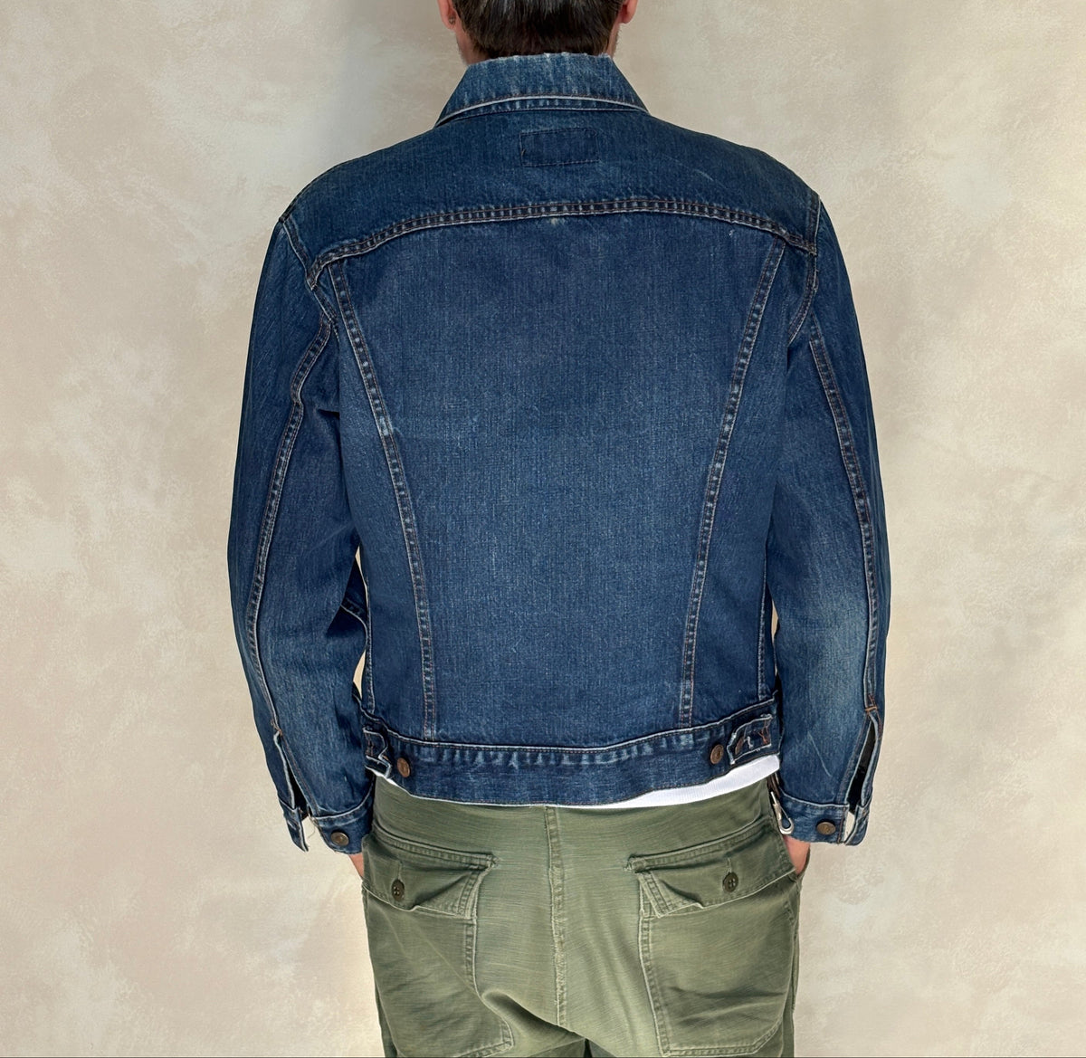 Size 40US / 50EU. Vintage Early 70s 2 pocket Levi’s Denim Jacket 70505 – Single Stitch Made in MACAU-AJ357 Studio