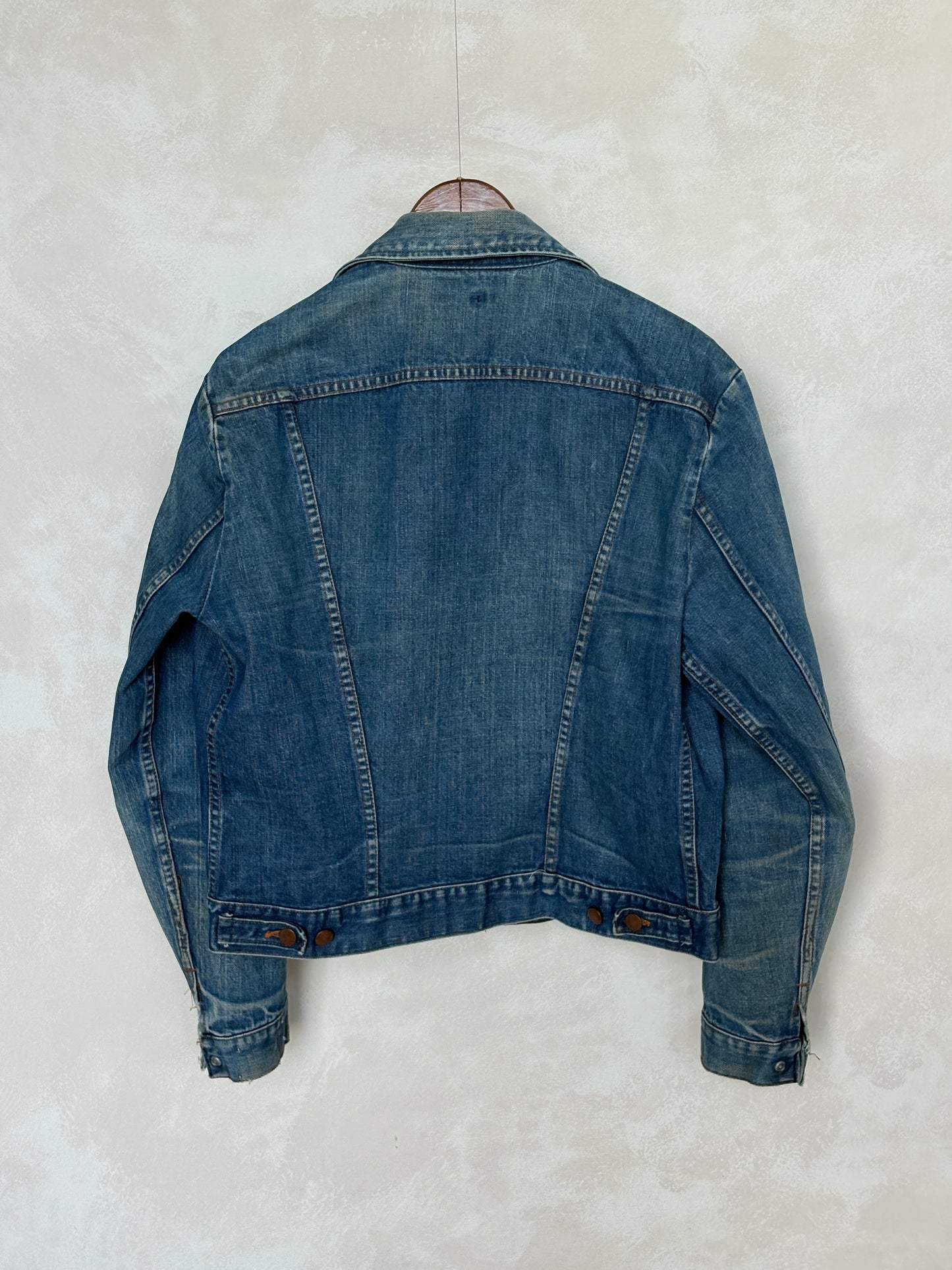 Size 42US / 52EU Authentic 80s Wrangler denim jacket -4 pockets- Made in the USA - USA Vintage Bcn