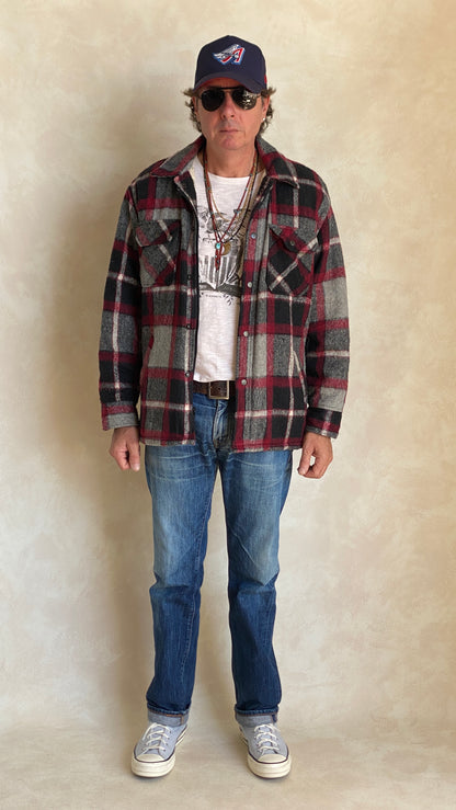Large. Heavy plaid zipper jacket made by Northern Summit-AJ357 Studio
