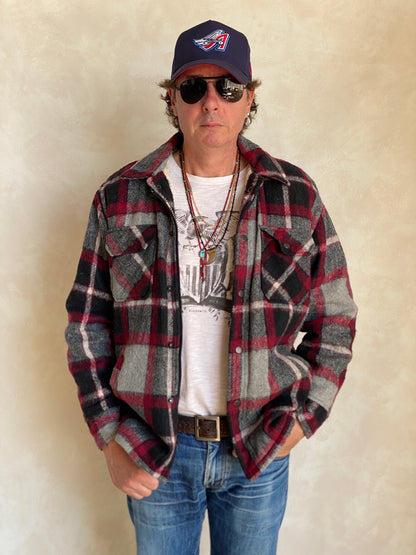 Large. Heavy plaid zipper jacket made by Northern Summit-AJ357 Studio