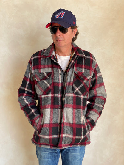 Large. Heavy plaid zipper jacket made by Northern Summit-AJ357 Studio