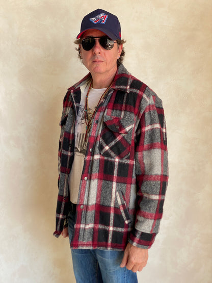 Large. Heavy plaid zipper jacket made by Northern Summit-AJ357 Studio