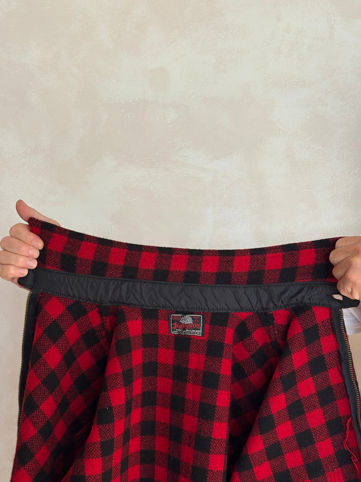 Vintage 1950s Johnson  Wool Buffalo Plaid Shirt Made in USA  . Size Large