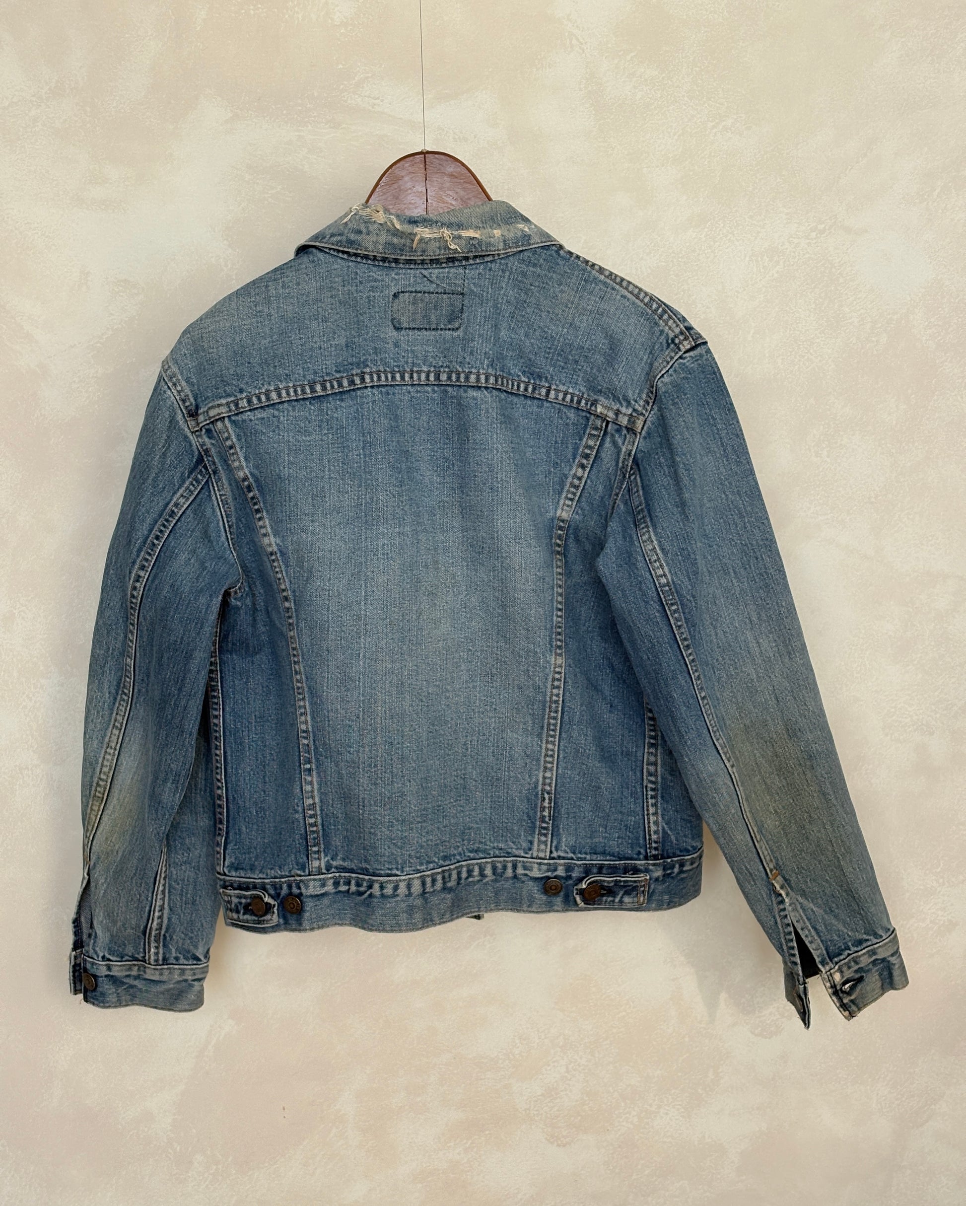 Size 38US / 48EU. Vintage 70s 2 pocket Levi’s Denim Jacket 70505 – Double Stitch, Made in USA - USA Vintage Bcn