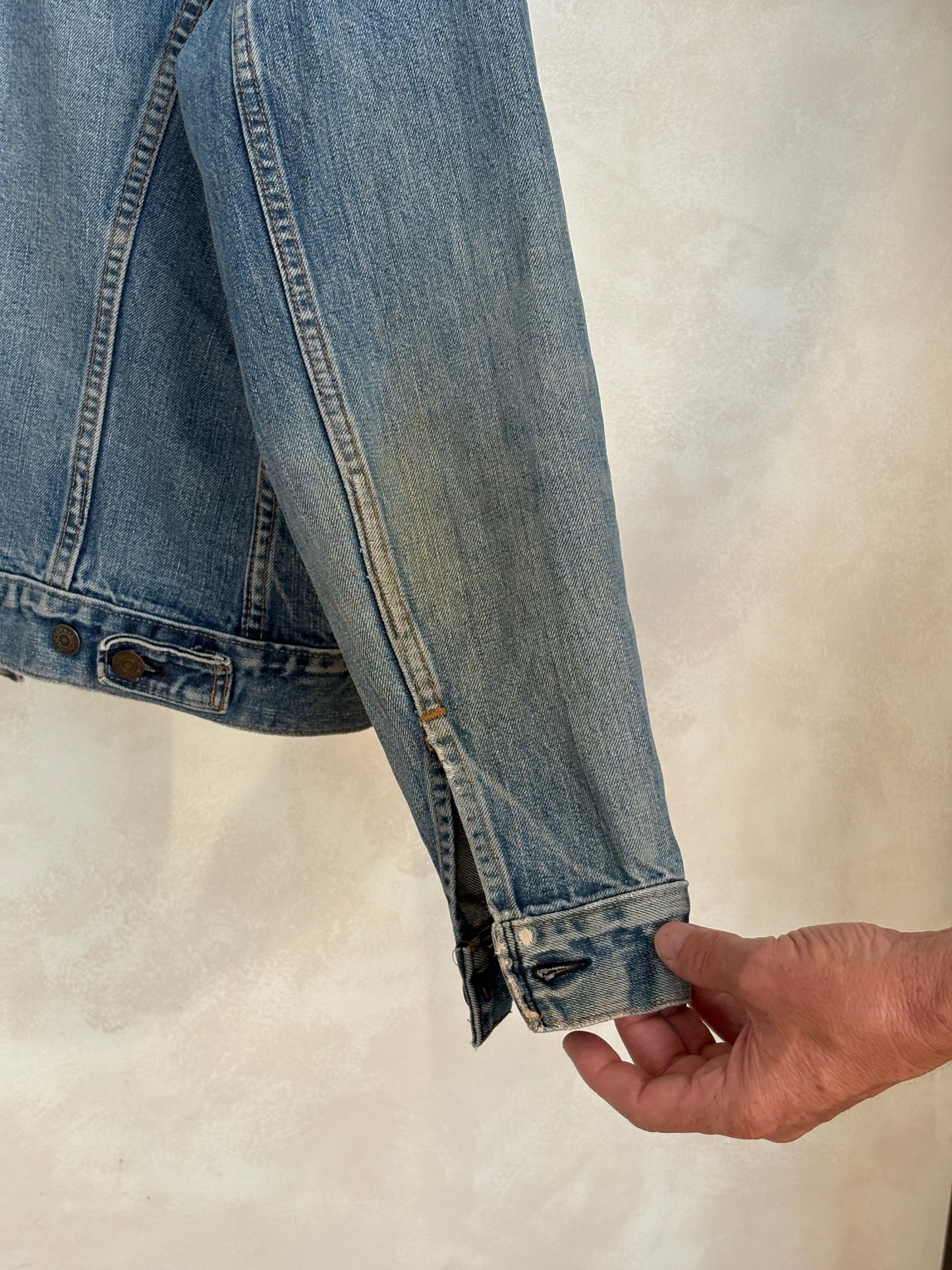 Size 38US / 48EU. Vintage 70s 2 pocket Levi’s Denim Jacket 70505 – Double Stitch, Made in USA - USA Vintage Bcn