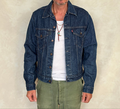 Size 42US / 52EU. Levis 70505 – Vintage 80s Levi’s Denim Jacket – 4 Pockets – Made in USA-AJ357 Studio