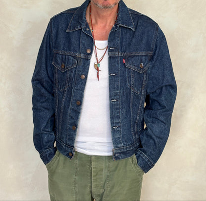 Size 42US / 52EU. Levis 70505 – Vintage 80s Levi’s Denim Jacket – 4 Pockets – Made in USA-AJ357 Studio