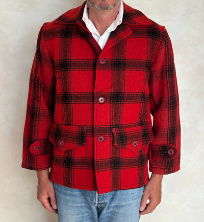 Size Small. Vintage 1940s Sears Roebuck plaid wool hunting jacket