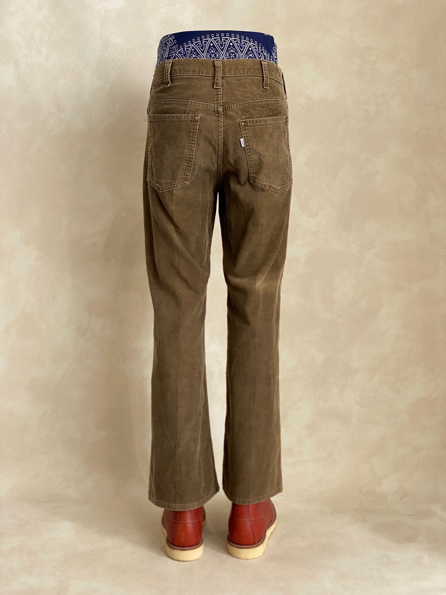 32X29 Vintage Levi’s corduroy 517 Made in USA-military-AJ357 Studio