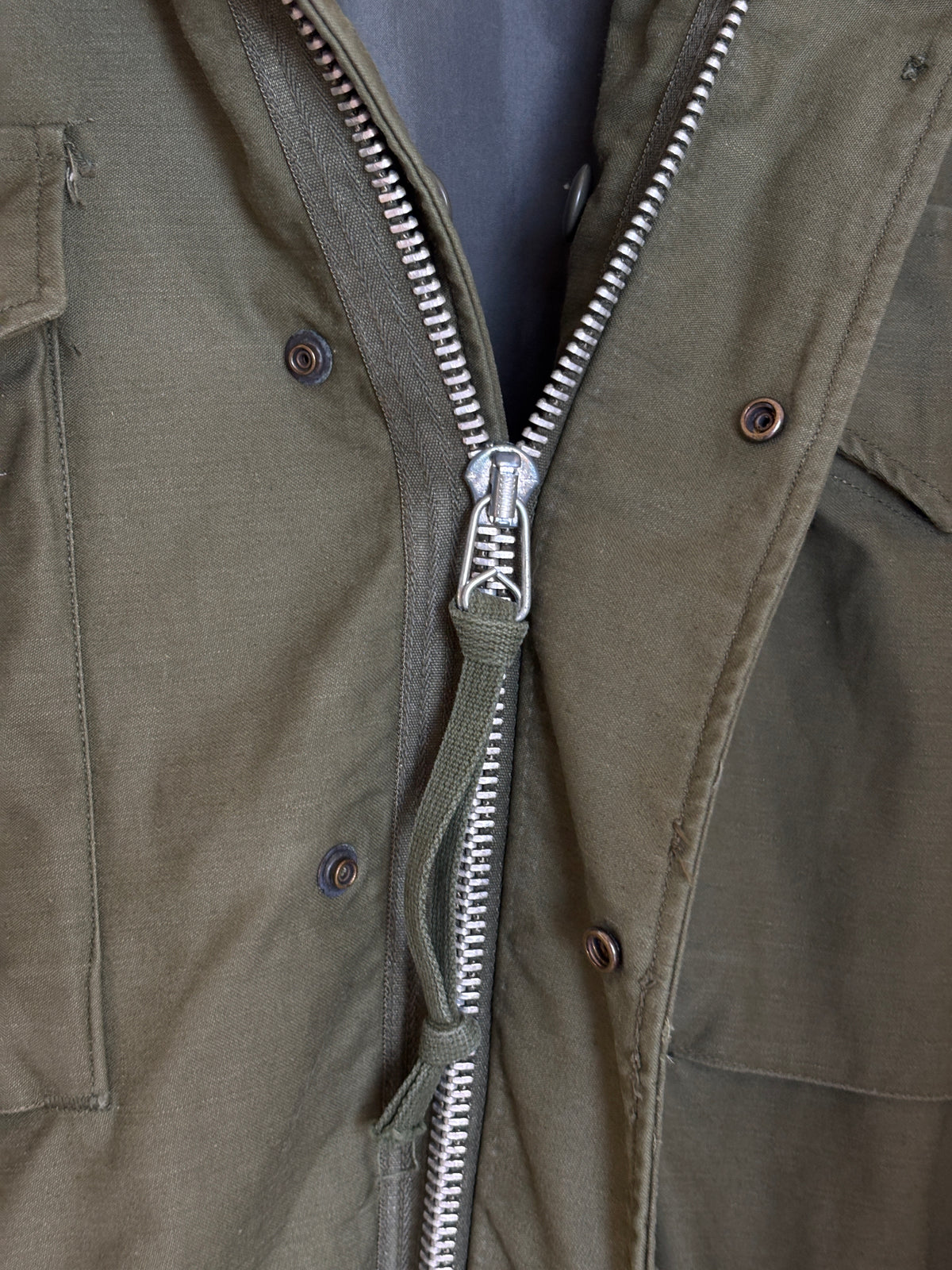Vintage 1968 OG 107 US Army M-65 Field Jacket — Vietnam war era. Size Medium Regular