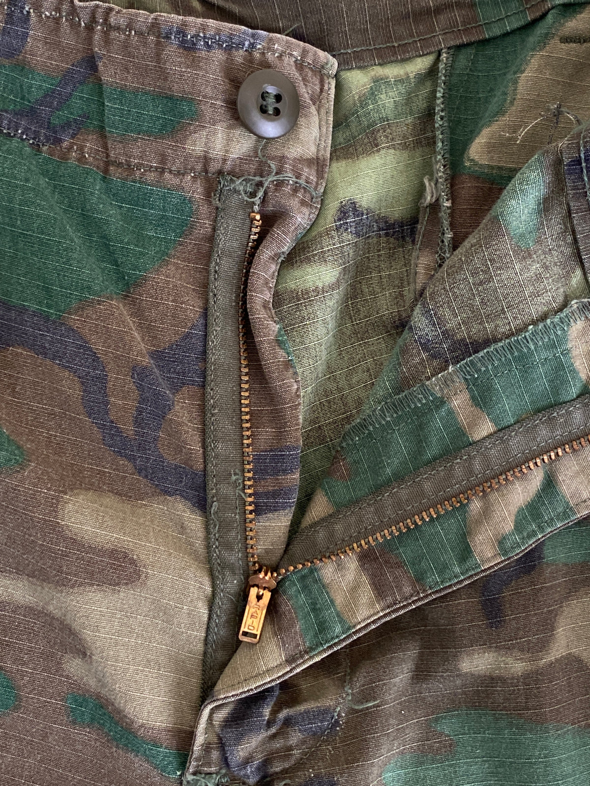 Med Short . Authentic US Army 1970 Vietnam war era camouflage jungle pants.-military-AJ357 Studio