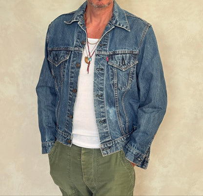 Size 42US / 52EU. Vintage Early 70s 2 pocket Levi’s Denim Jacket 70505 – Single Stitch, Made in USA-AJ357 Studio