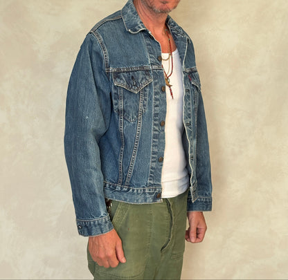 Size 42US / 52EU. Vintage Early 70s 2 pocket Levi’s Denim Jacket 70505 – Single Stitch, Made in USA-AJ357 Studio