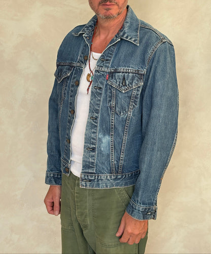 Size 42US / 52EU. Vintage Early 70s 2 pocket Levi’s Denim Jacket 70505 – Single Stitch, Made in USA-AJ357 Studio