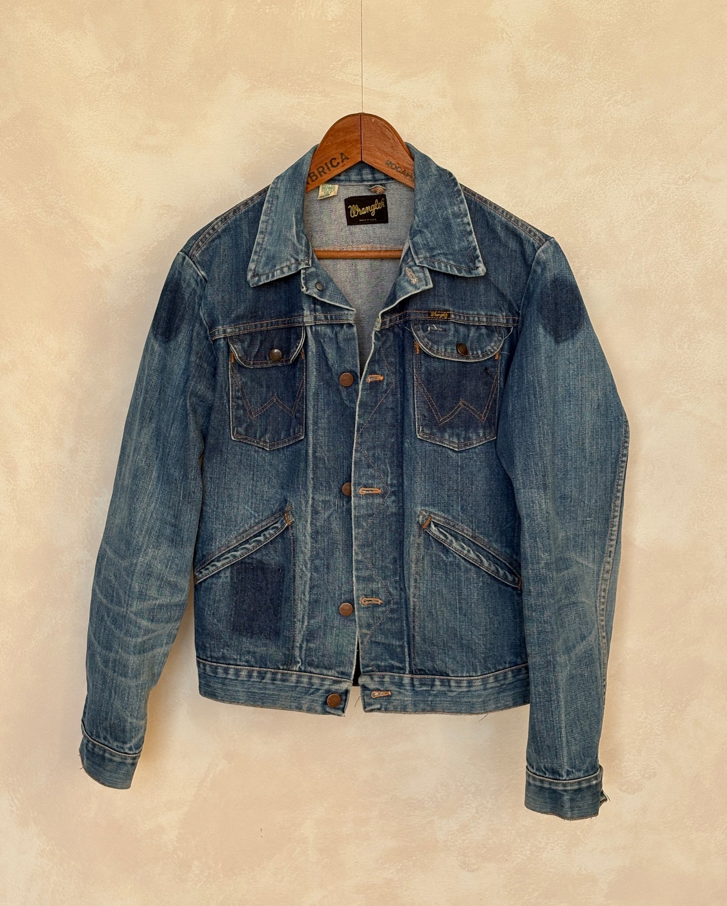 Size 40 Long US. Authentic 70s Wrangler denim jacket -4 pockets- Made in the USA - USA Vintage Bcn