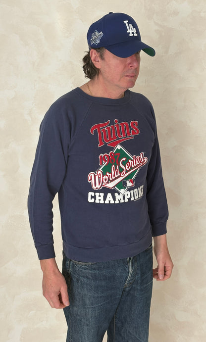 Size M Crew Sweat Twins Champions Made In USA By Champion 1987-AJ357 Studio