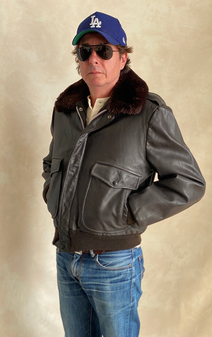 Size 40USA/50 Euro. Vintage 70s flight leather jacket made in USA talon zip-AJ357 Studio
