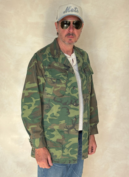 Small Long. Authentic USMC 1969 US Army vintage Erld camouflage Vietnam jungle jacket. Military-AJ357 Studio