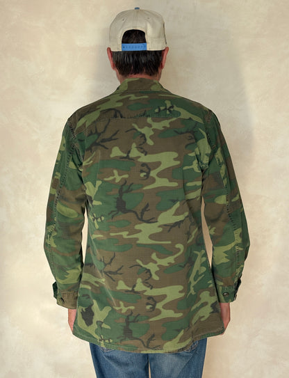 Small Long. Authentic USMC 1969 US Army vintage Erld camouflage Vietnam jungle jacket. Military-AJ357 Studio